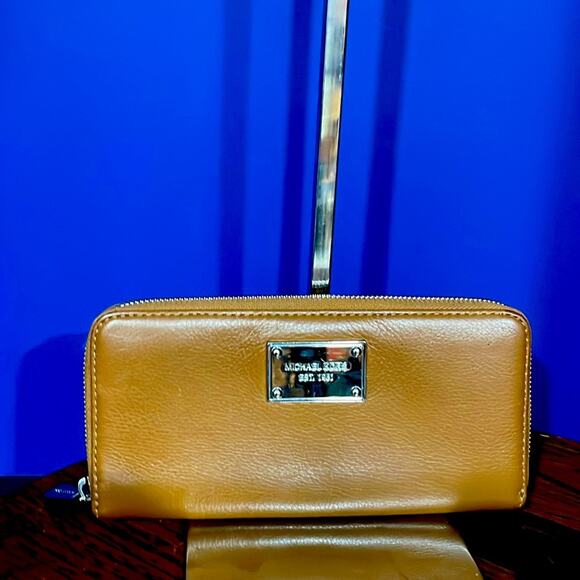 Michael Kors Authentic Leather Wallet In Cognac - Picture 1 of 5